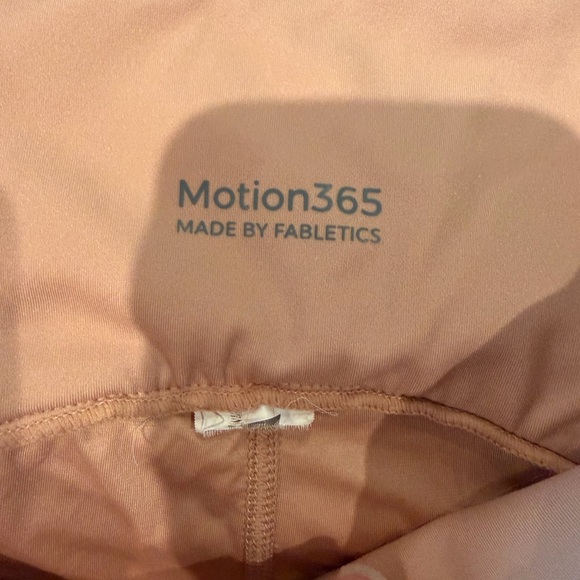 Fabletics Sandalwood/Persimmon Bra and Leggings Set - Picture 9 of 9